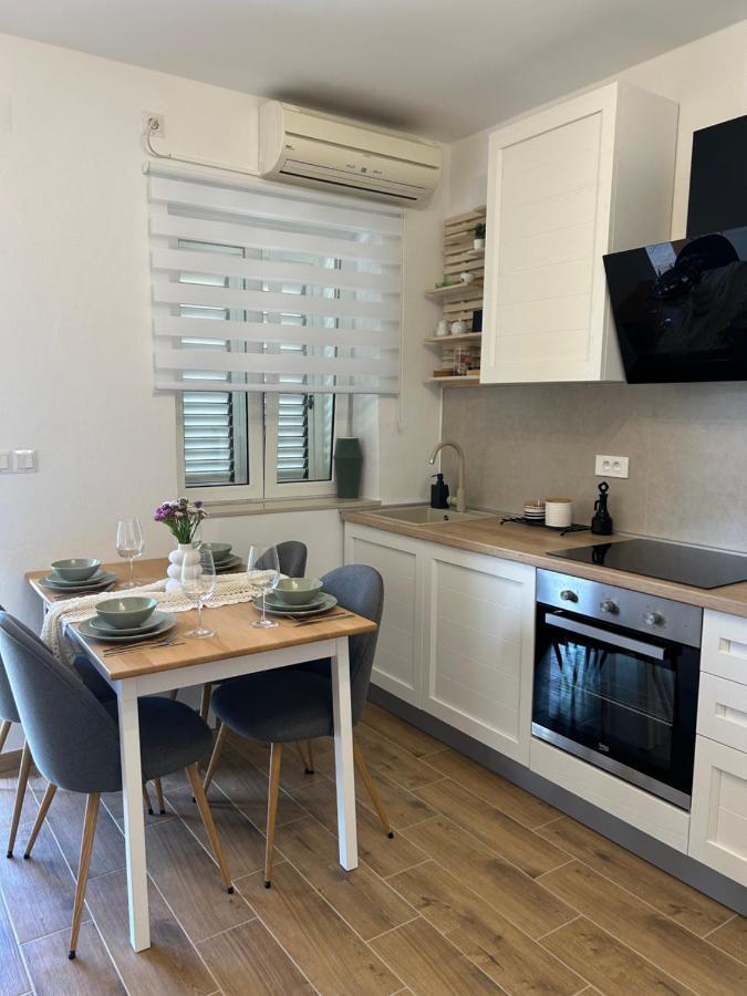 Zio Nino Apartamento Sutomiscica Exterior foto